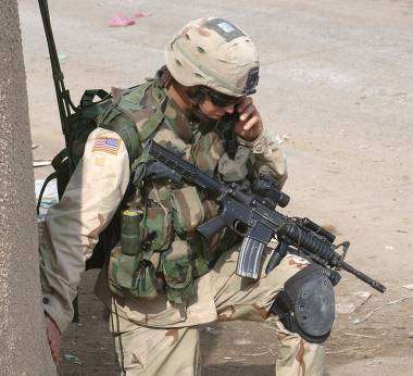 Soldado estadounidense con una M 4